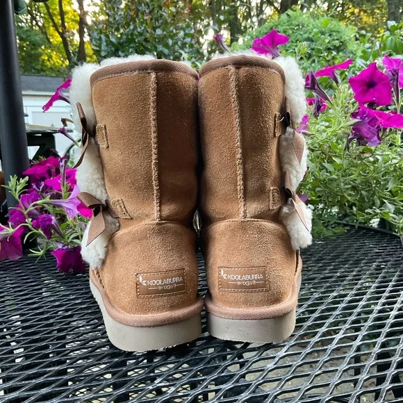 Koolaburra By Ugg Decorative Fur & Bows Sheepskin Fur Lined Slip On Suede Boots! - Picture 12 of 16